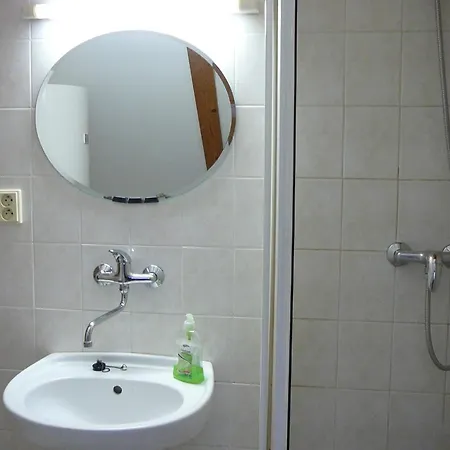 Rodinny S Restauraci - Hospudka Na Navsi Konukevi Hlásná Třebaň