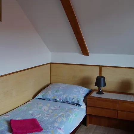 게스트하우스 Rodinny S Restauraci - Hospudka Na Navsi Hlásná Třebaň